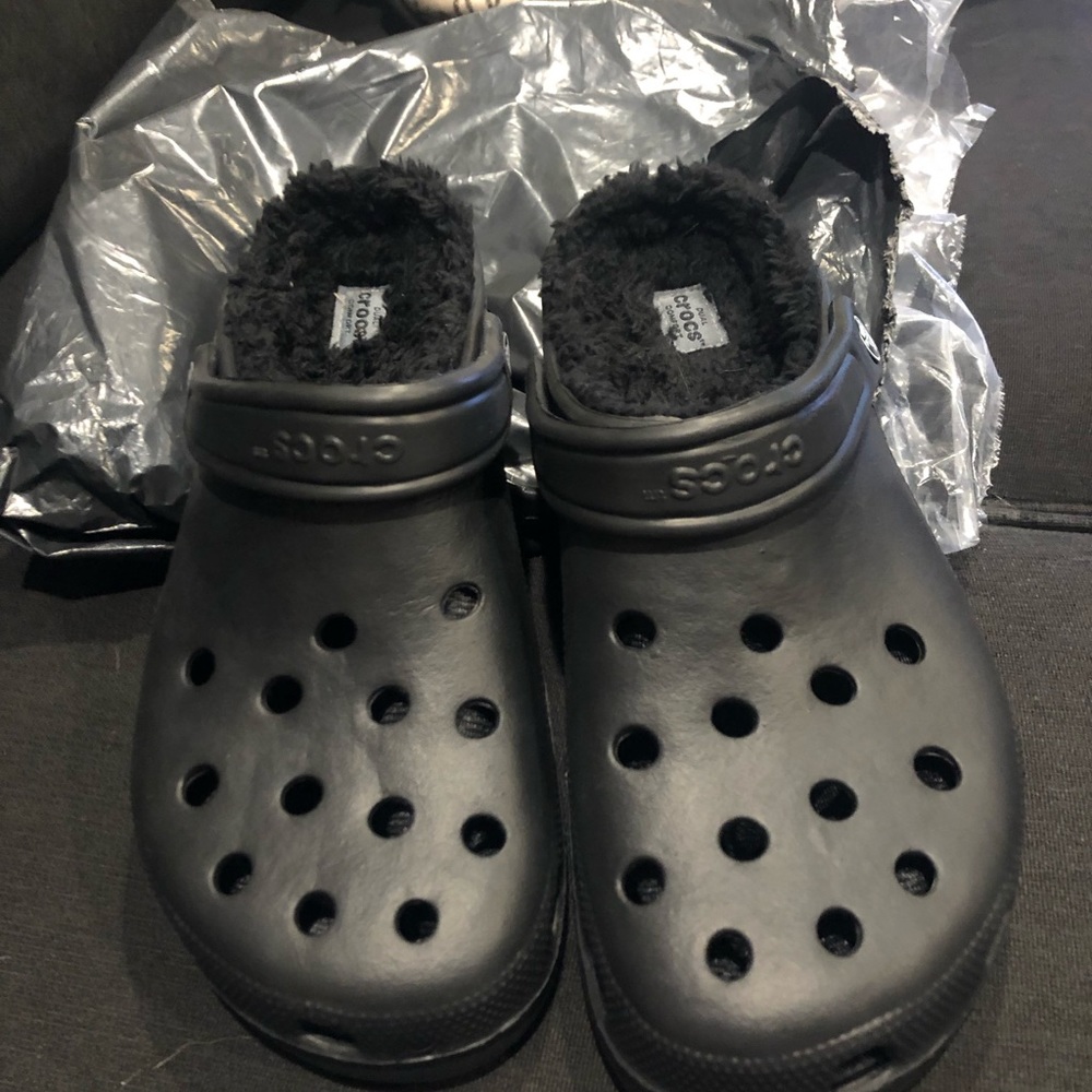 Mens fur lined crocs, never worn!